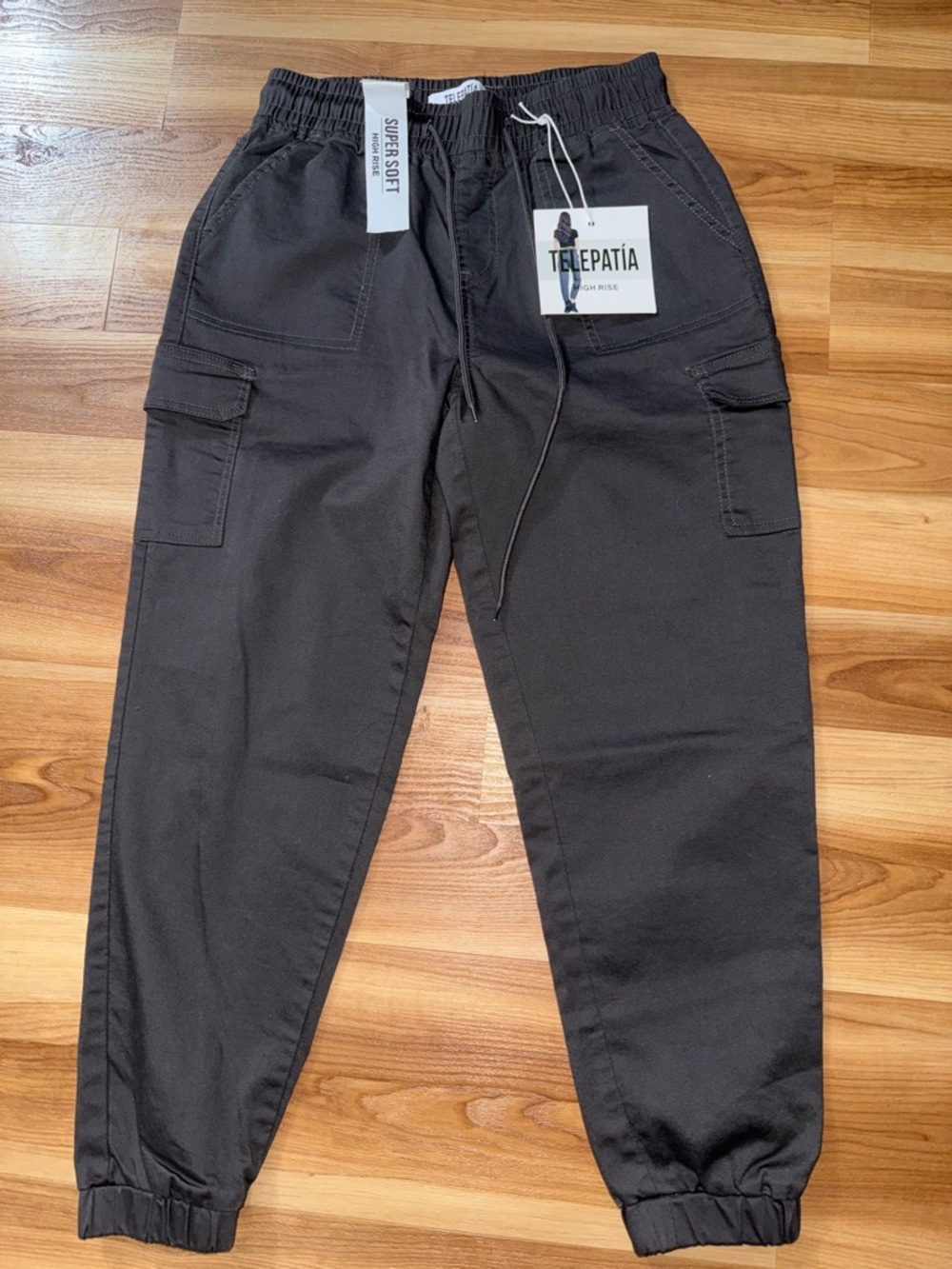 Telepatía Women's Gray Cargo Jogger Pants